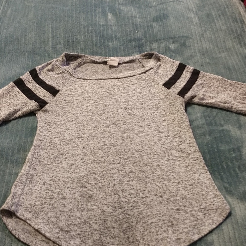 Super soft 3/4 sleeves t shirt!size M